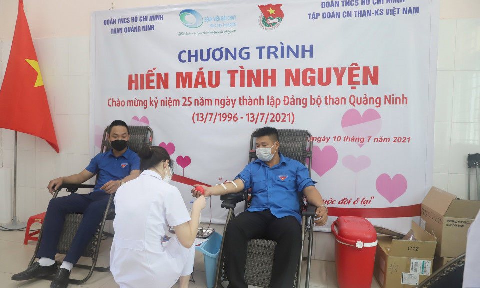 Đoàn Than Quảng Ninh hiến máu tình nguyện 