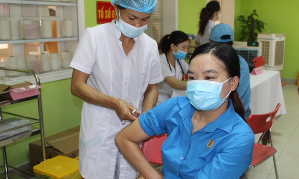 TP Móng Cái: Tiêm gần 31.000 liều vắc xin phòng Covid -19 trong đợt 5
