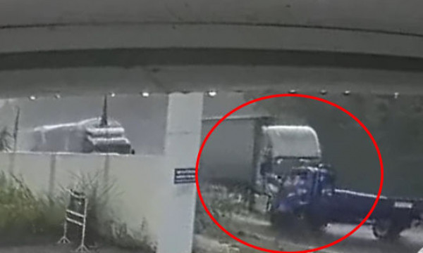 Kinh hoàng khoảnh khắc xe container tông trực diện xe tải ở Lạng Sơn
