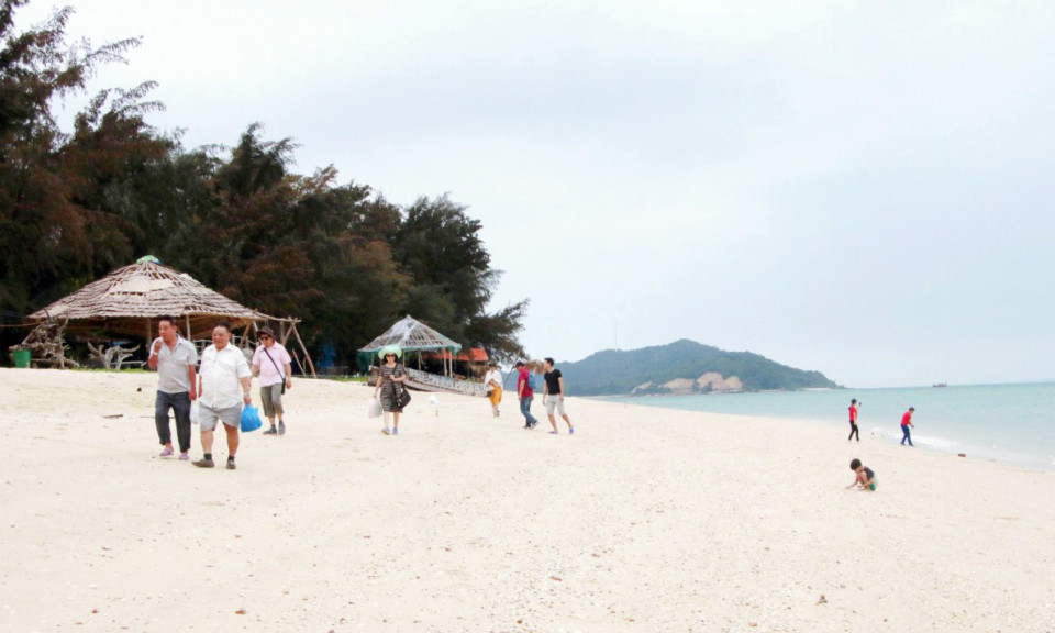 Tạo sức hút cho du lịch biển đảo