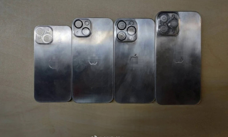 Loạt mô hình cơ khí của iPhone 13 xuất hiện