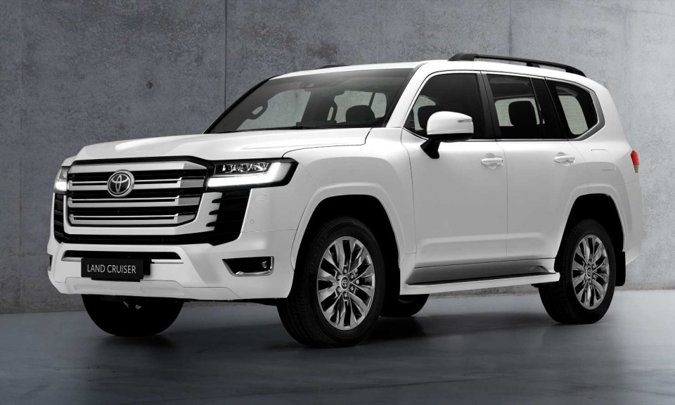Toyota Land Cruiser 2022 khan hàng, giá thực tế "gây choáng" cho khách hàng muốn nhận xe sớm