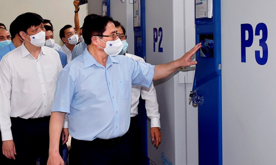 Thủ tướng yêu cầu tạo mọi điều kiện thuận lợi để sản xuất vaccine trong nước sớm nhất