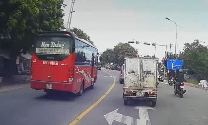 Xe khách hay “quan tài bay”?