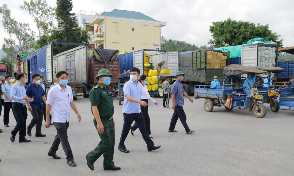 Phó Bí thư Thường trực Tỉnh ủy kiểm tra công tác phòng, chống dịch Covid-19 tại Cửa khẩu Hoành Mô