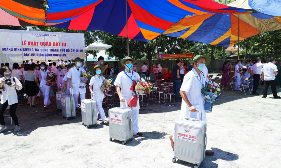 Chi viện cho miền Nam chống dịch
