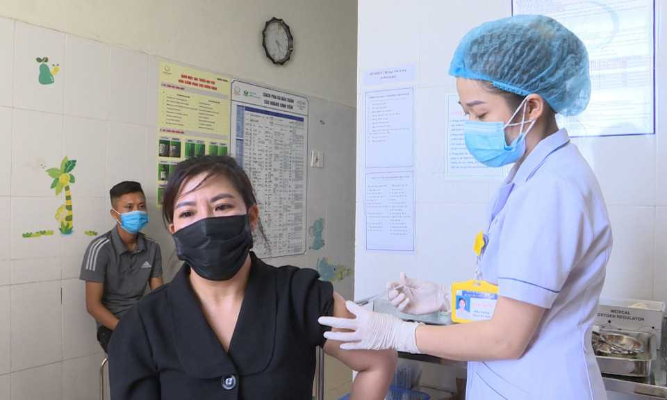 Vaccination starts for 6, 800 tourism workers