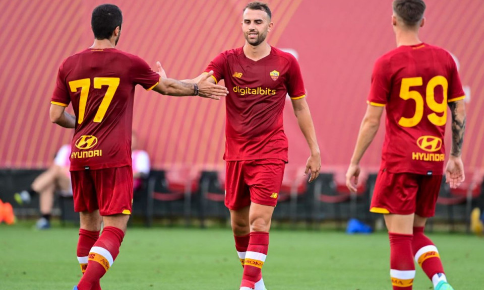HLV Mourinho ra mắt Roma bằng trận thắng 10-0
