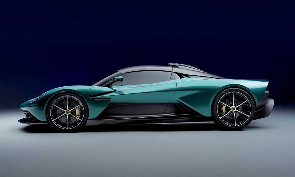 Aston Martin Valhalla ra mắt, động cơ V8 Hybrid mạnh 937 mã lực