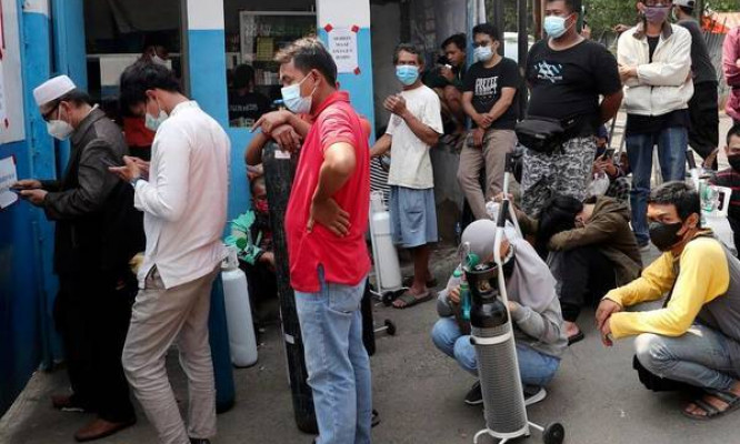 Indonesia cân nhắc kéo dài hạn chế, Anh lập kỷ lục số ca Covid-19