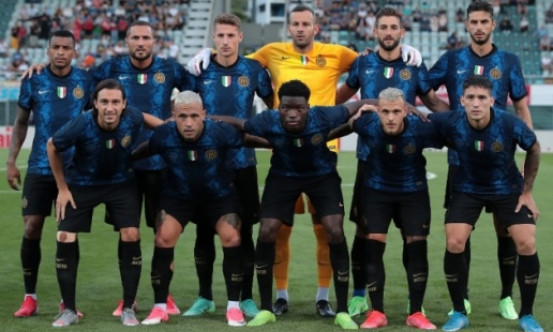 Tân HLV Inter Milan ra mắt bằng trận thắng trong loạt luân lưu