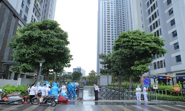 Ha Noi imposes stricter measures to contain COVID-19