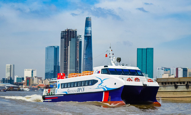 5 tàu cao tốc chở hàng từ miền Tây đến TP HCM