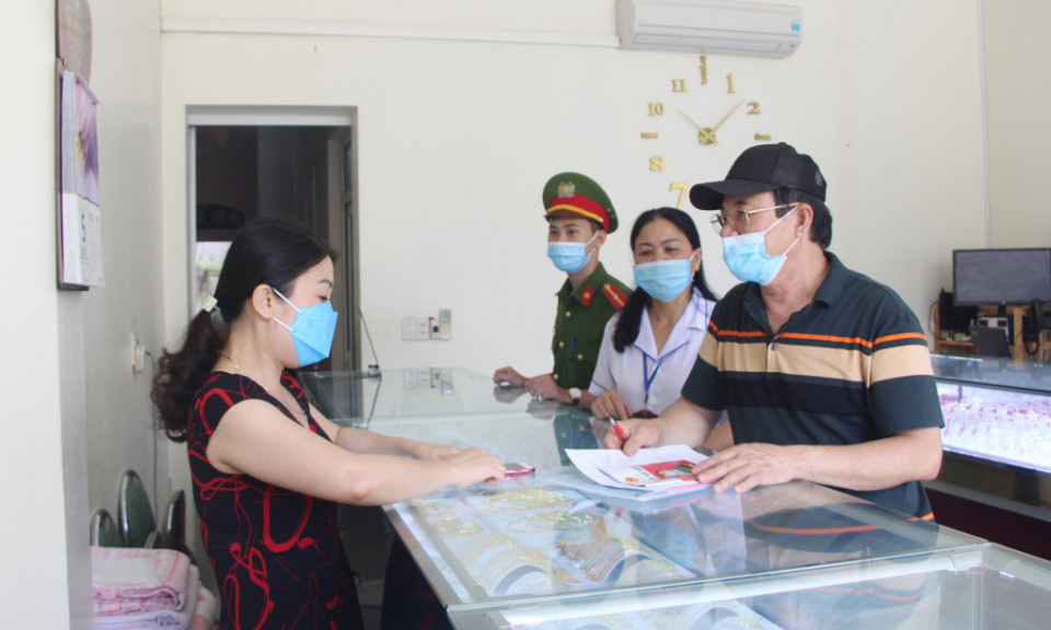 Khuyến cáo người dân ở nhà