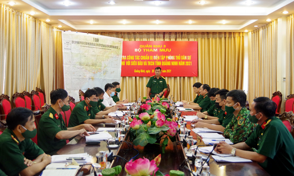 Kiểm tra công tác chuẩn bị diễn tập phòng thủ dân sự ứng phó với siêu bão và tìm kiếm cứu nạn 