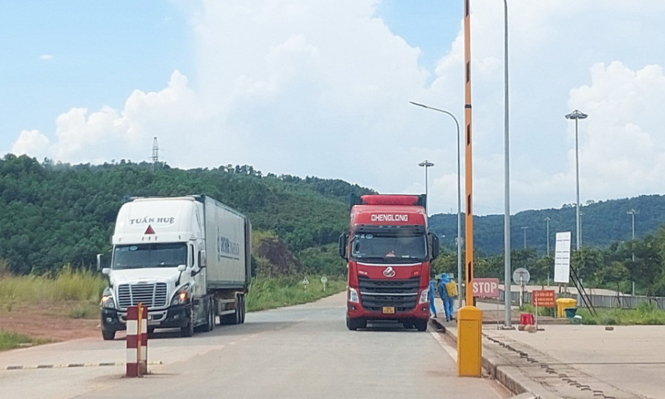 Mong Cai: Over 1 million tons of goods exported through border gate