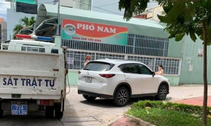Tài xế không GPLX, dương tính với ma túy chở 2 người vượt chốt kiểm dịch