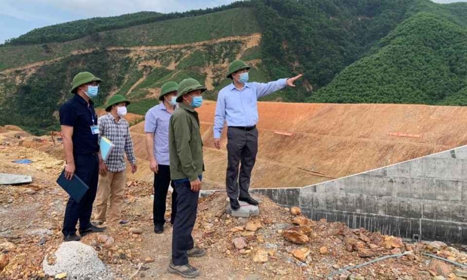 Tiếp tục đẩy mạnh xây dựng, chỉnh đốn Đảng 