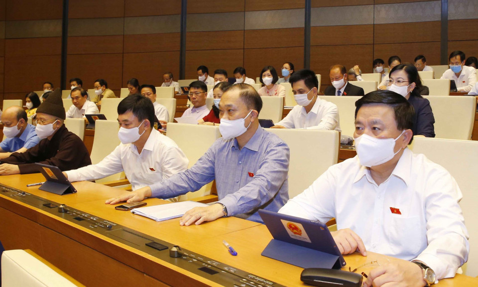 Thảo luận ở hội trường về dự kiến xây dựng luật, pháp lệnh năm 2022, điều chỉnh chương trình xây dựng luật, pháp lệnh năm 2021