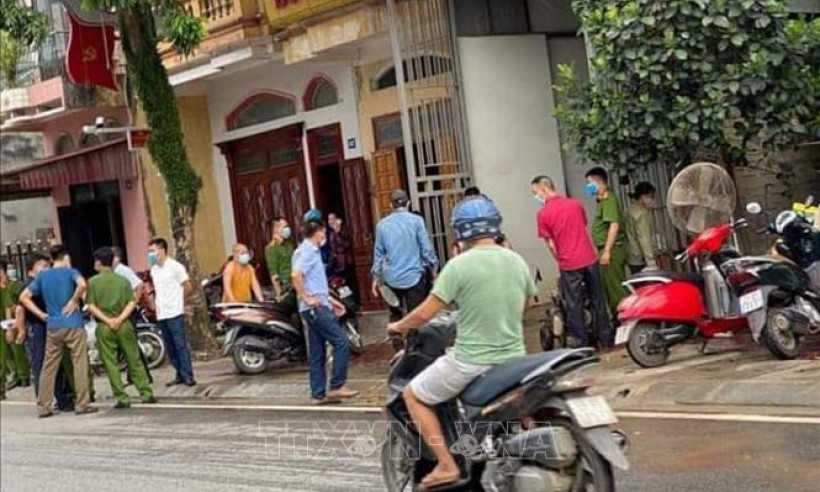 Nổ bình tạo bọt rửa xe khiến một phụ nữ tử vong