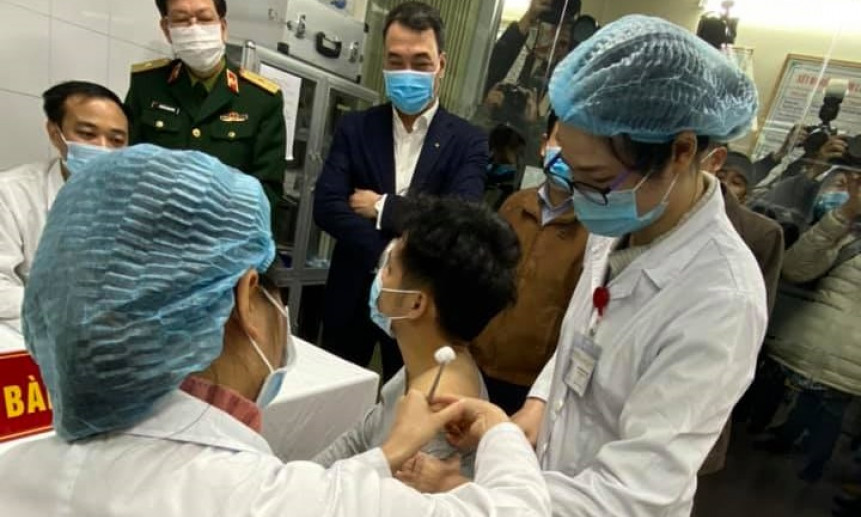 Xem xét đề xuất cấp phép khẩn cấp vaccine COVID-19 đầu tiên ‘made in VietNam’