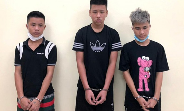 Bắt băng cướp nhí táo tợn trang bị dao