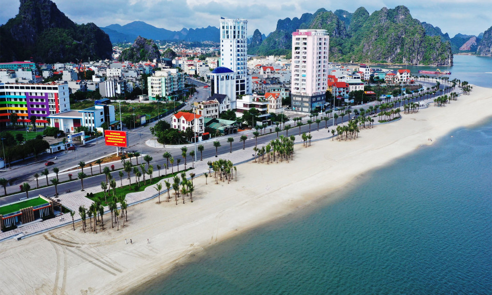Sẽ có đơn vị chuyên nghiệp quản lý bãi tắm Hòn Gai