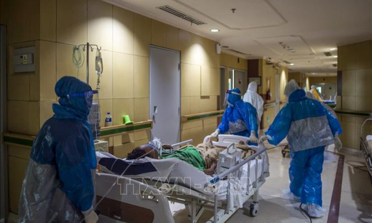 Hệ thống y tế của Indonesia quá tải nghiêm trọng