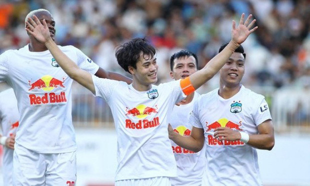 Hàng loạt CLB đề xuất trao chức vô địch V.League 2021 cho HAGL