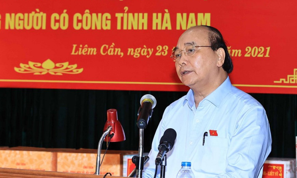 Chủ tịch nước thăm, tặng quà thương binh, gia đình có công tại Hà Nam