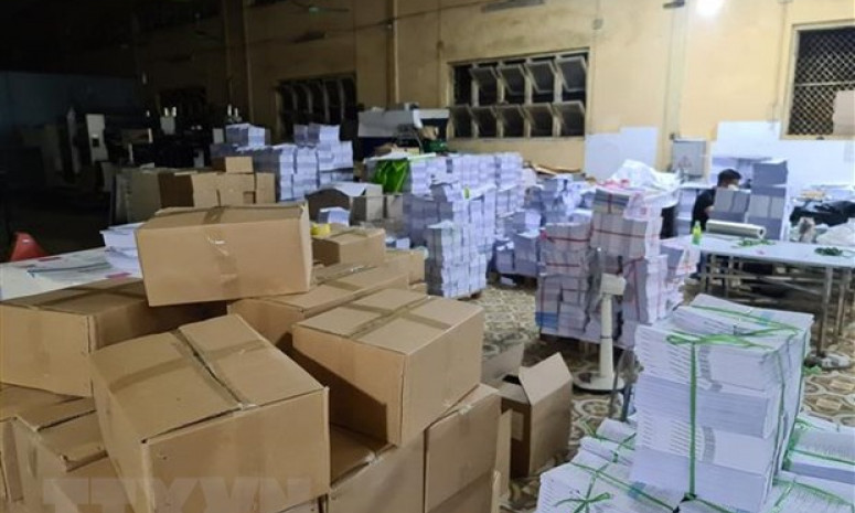 Vụ sách giáo khoa giả tại Hà Nội: Khởi tố 3 cán bộ quản lý thị trường
