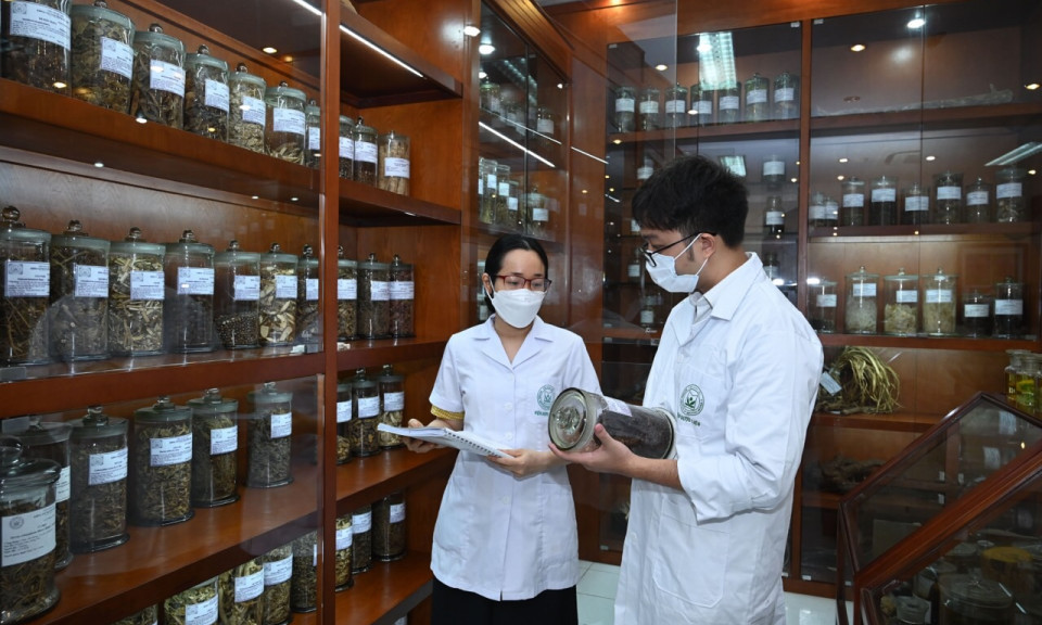Phát triển thuốc hỗ trợ điều trị Covid-19