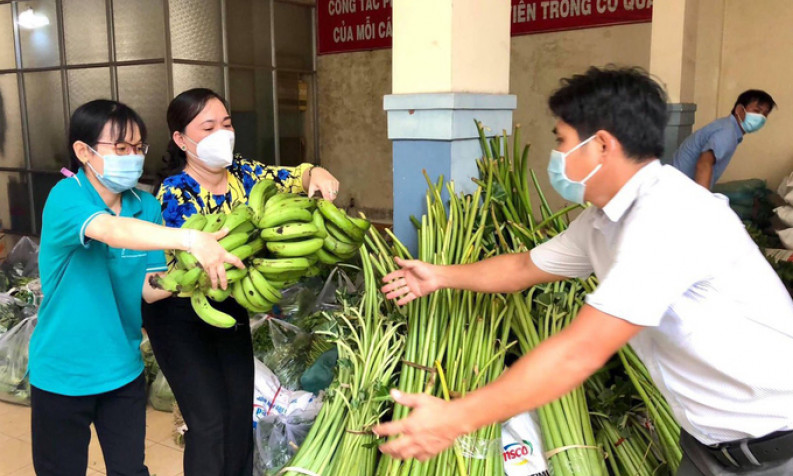 Công nhân khốn khó vì nghỉ việc kéo dài