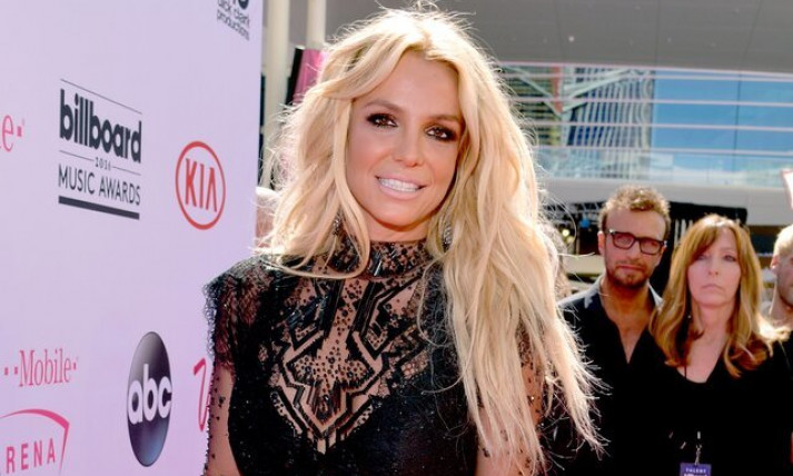 Britney Spears chính thức đệ đơn loại quyền giám hộ của bố ruột