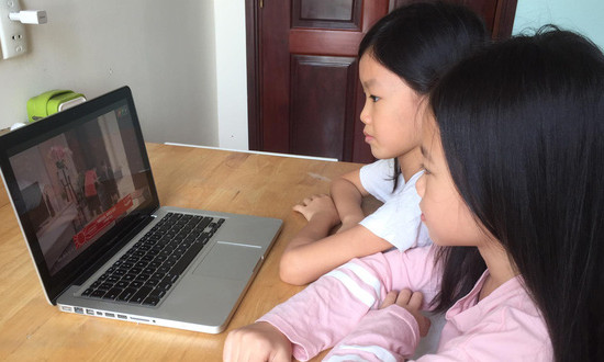 Giữ đôi mắt cho trẻ mùa dịch