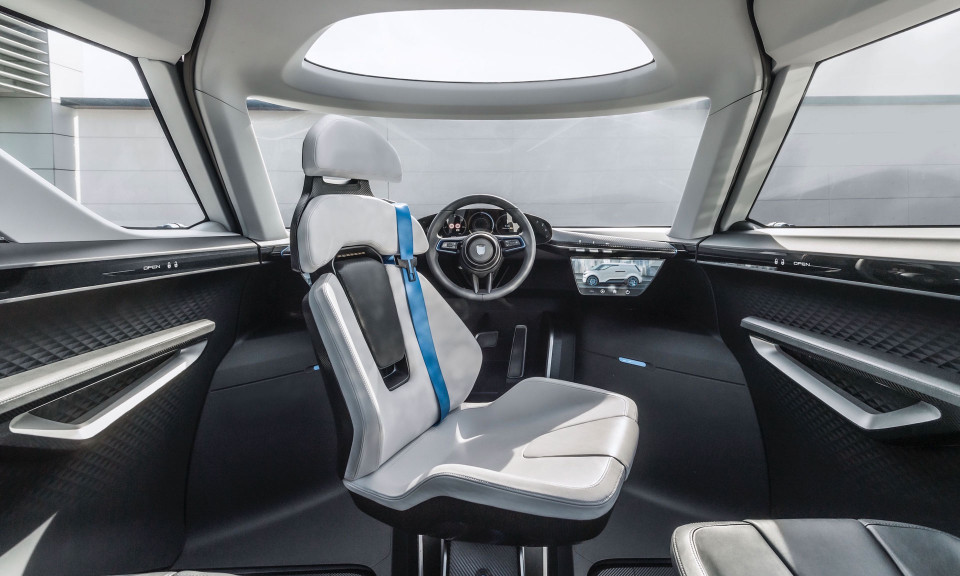 Hình ảnh chiếc Minivan Concept 6 chỗ ngồi của Porsche, cảm hứng cho thiết kế tương lai