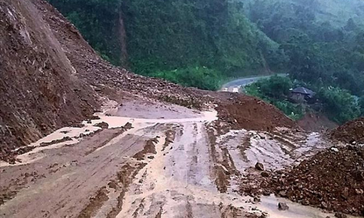 Mưa dông diện rộng tại Bắc Bộ và Thanh Hóa, cảnh báo lũ, lũ quét và sạt lở đất