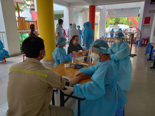 TP. Hồ Chí Minh tăng tốc, linh hoạt tiêm chủng vaccine COVID-19 - Ảnh 1.