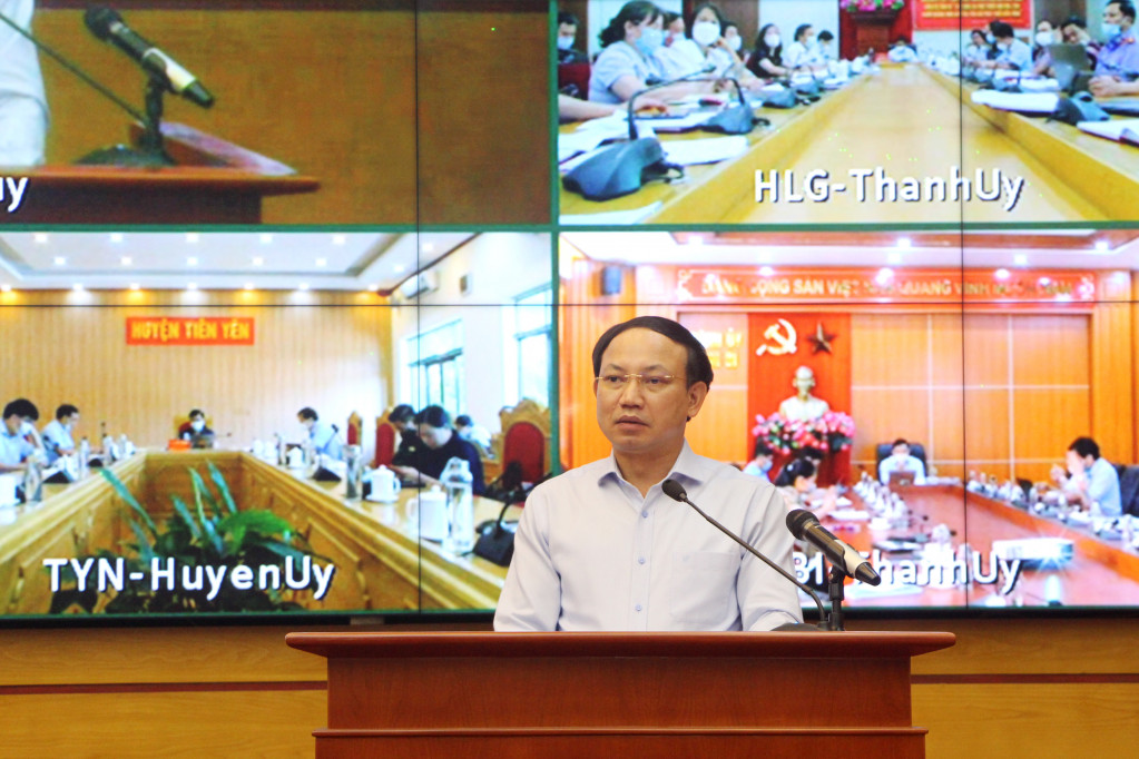 Đông chí Nguyễn Xuân Ký, Ủy viên Trung ương Đảng, Bí thư Tỉnh ủy, Chủ tịch HĐND tỉnh,, phát biểu kết luận hội nghị.