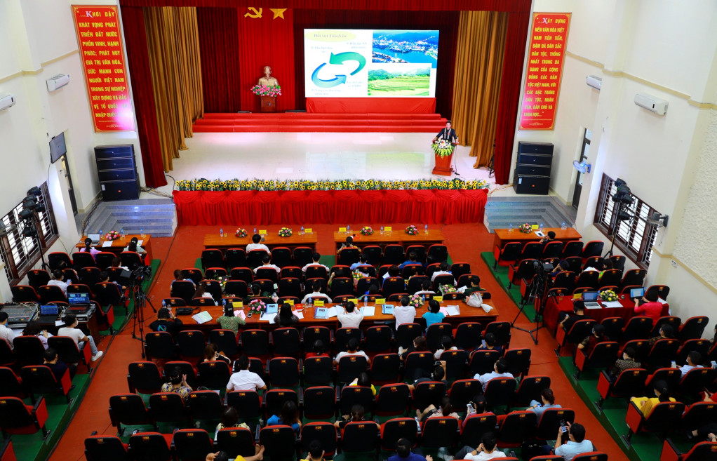 Toàn cảnh Hội thi báo cáo viên, tuyên truyền viên tỉnh Quảng Ninh năm 2021, cụm thi các đảng bộ huyện.