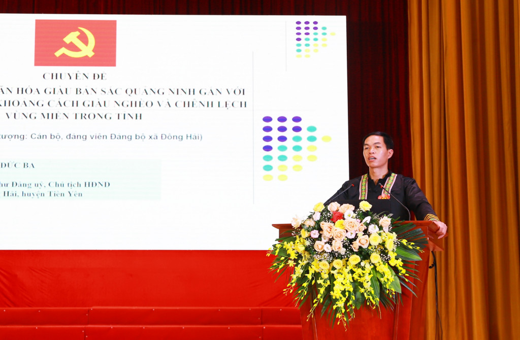 Thí sinh Trần Đức Ba (Đảng bộ huyện Tiên Yên), đoạt giải Nhất Hội thi báo cáo viên, tuyên truyền viên giỏi tỉnh Quảng Ninh năm 2021, cụm các đảng bộ huyện, trình bày phần thi thuyết trình của mình.