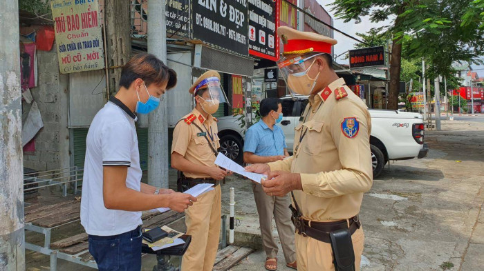 Nhiều tài xế bị phạt vì đi sai lộ trình trong giấy đi đường 2