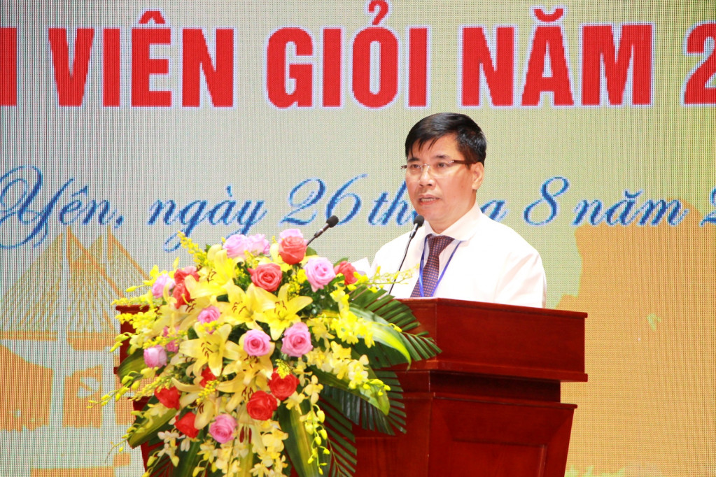 Đồng chí Trương Công Ngàn, Phó Trưởng Ban Tuyên giáo Tỉnh ủy, Phó Trưởng Ban Tổ chức Hội thi, Trưởng Ban giám khảo phát biểu đánh giá kết quả dự thi của các thí sinh.