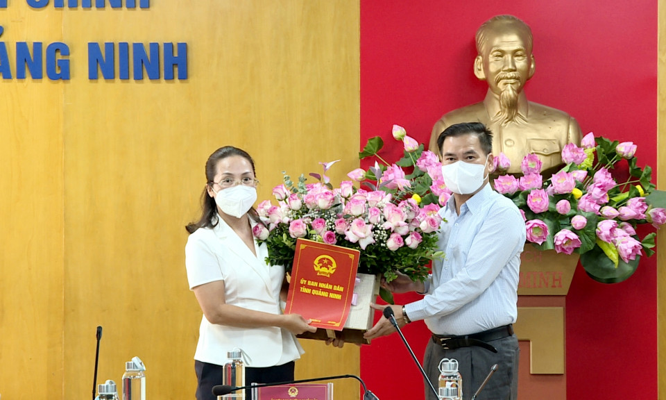 Trao quyết định điều động, bổ nhiệm Phó Giám đốc Sở Tài chính