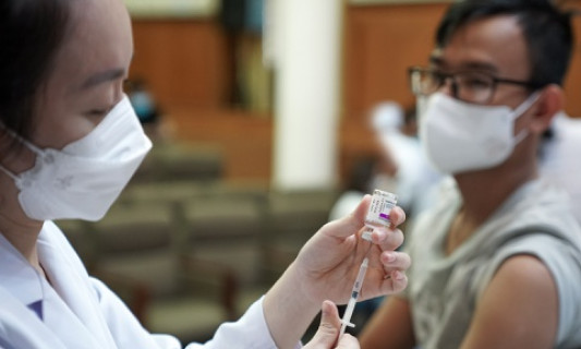 Tiêm vaccine Covid-19 mũi 1 bị sốc phản vệ có được tiêm tiếp không?