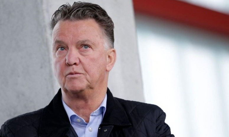 HLV Louis van Gaal tái xuất