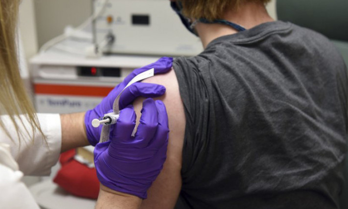 Tiêm vaccine COVID-19 đầy đủ - “Chìa khóa” thúc đẩy phát triển kinh tế