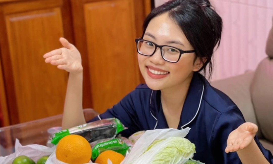 Nơi ở bị phong tỏa, Phương Mỹ Chi cảm động khi được H'Hen Niê "đi chợ dùm"