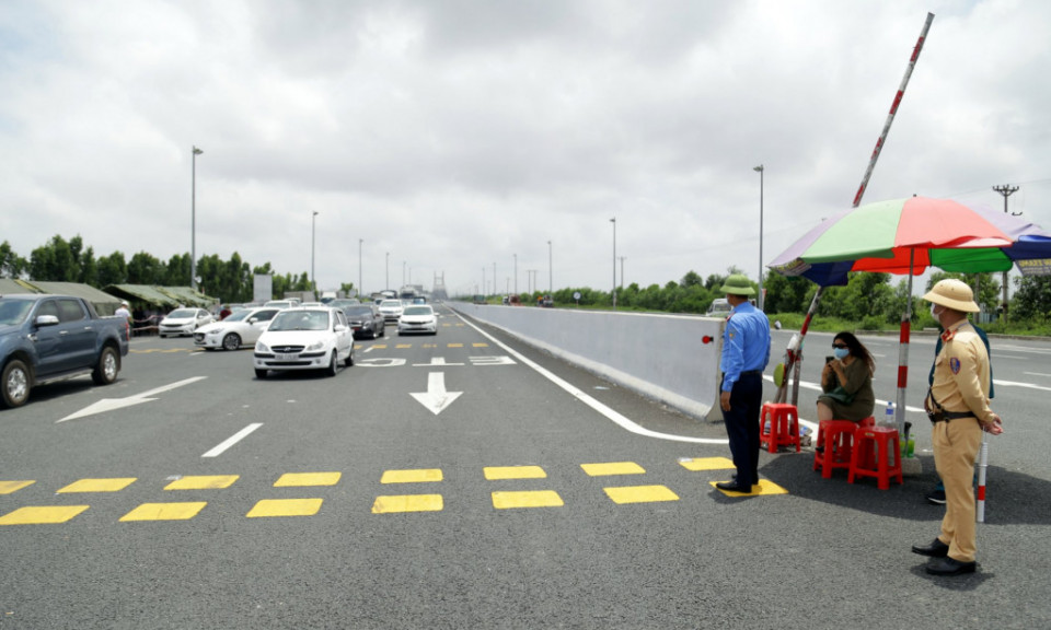 Triển khai các giải pháp cấp bách phòng, chống dịch trong lĩnh vực giao thông, thương mại và xuất nhập khẩu