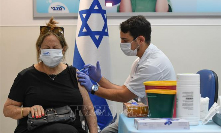 Israel, Chile và Séc tiêm chủng mũi tăng cường thứ 3 vaccine ngừa COVID-19